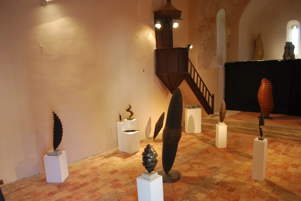 Eglise-de-Serres-Exposition-Artistes-a-suivre-artiste-sculpteur-contemporain-Felix-Valdelievre